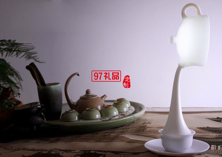 led創(chuàng)意倒茶杯臺燈